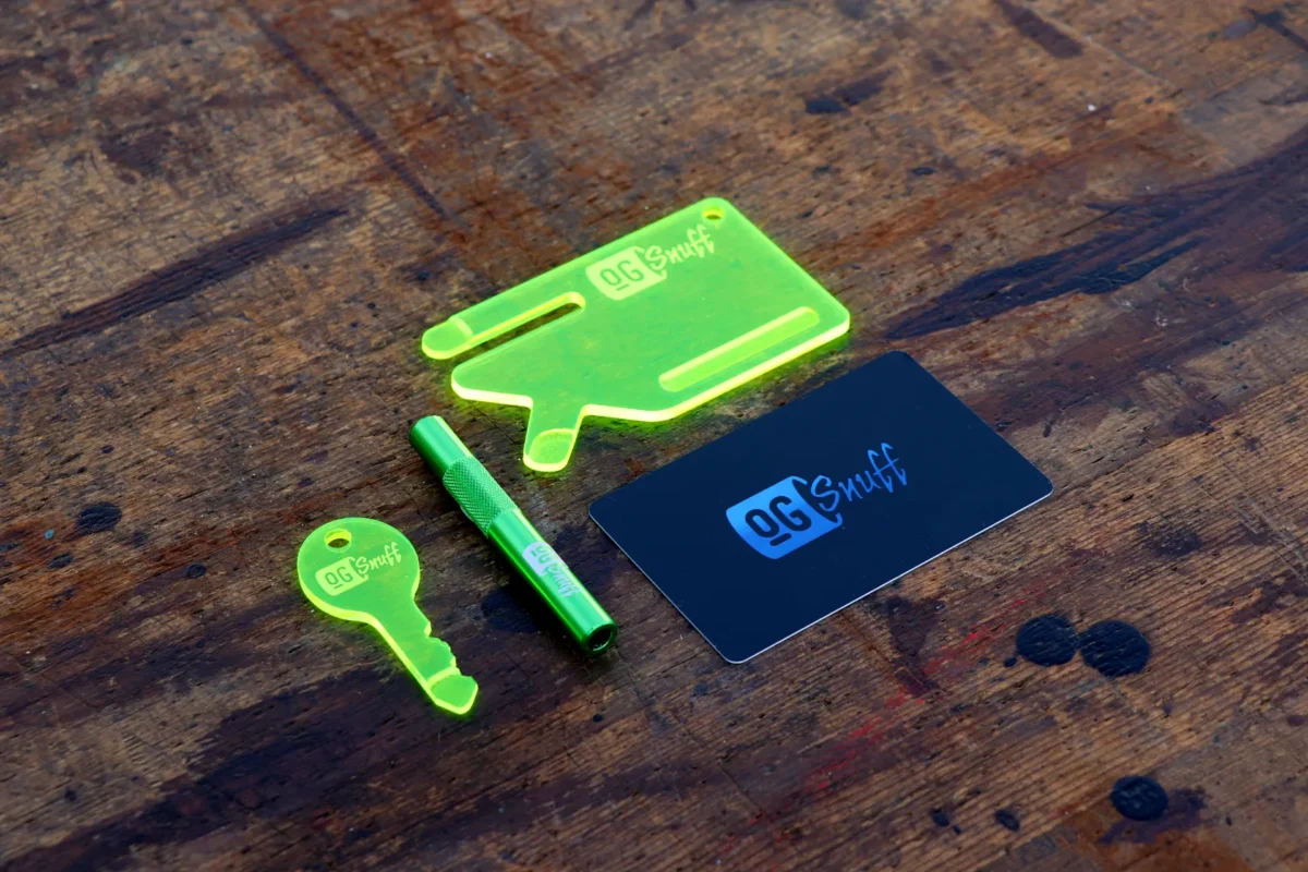 UV Snuff Pack - Compact Neon Green Essentials